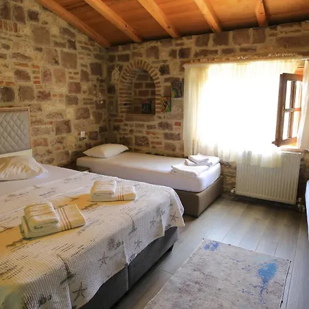 Hotel Hayat Alti Ayvalı